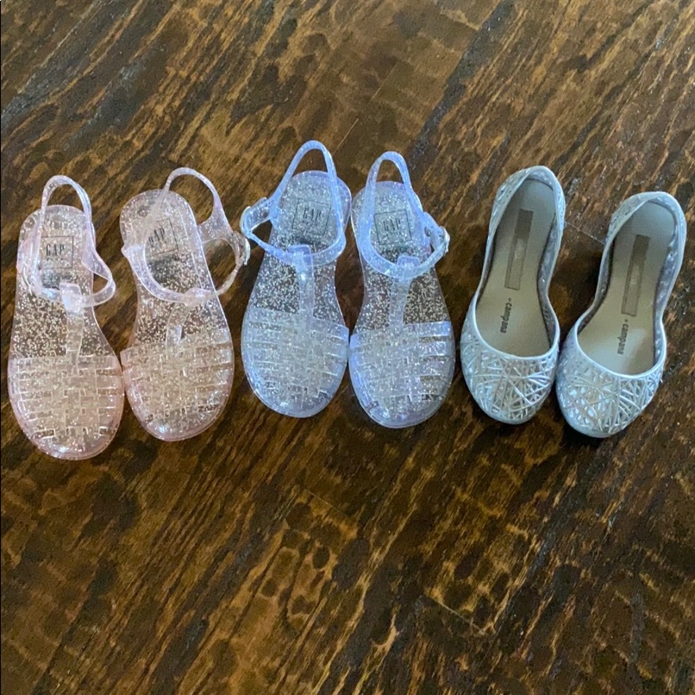Size 12 girls jellies ❤️